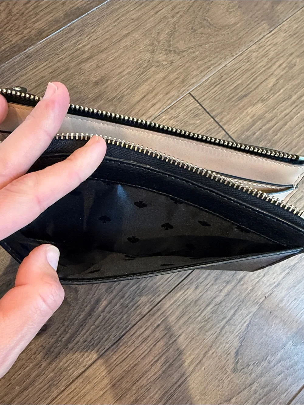 Kate Spade Grand Street Layton Wallet Wristlet. Black Leather - C33-072